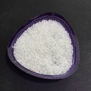 Gránulos de Masterbatch Negro Virgen y Reciclado - Polímero PP de Grado Alimenticio para Moldeo con Alta Rigidez y Brillo - Product Image 3