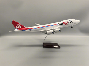 Modèle d'<span class=keywords><strong>avion</strong></span> en résine moulé sous pression Boeing B747-8F Cargolux à l'échelle 1/150 de 47 cm avec train d'atterrissage - Product Image 6