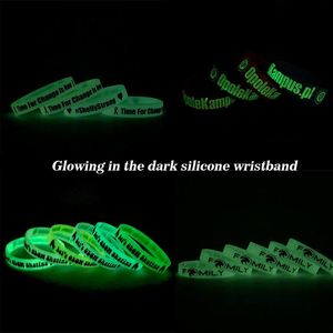 สายรัดข้อมือซิลิโคนราคาถูก พิมพ์ลายตามสั่ง สำหรับงานอีเว้นท์ - Product Image 4
