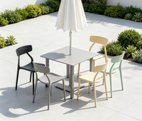 Chaise de salle à manger moderne en plastique de qualité supérieure avec design ergonomique, empilable et imperméable pour les écoles et les centres de formation