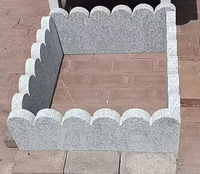 Pierre de bordure de jardin en granit blanc sésame G603 - Pierre paysagère élégante à bords ondulés pour aménagement de pelouse et parterres de fleurs