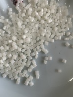 Granulés de plastique EVA de haute qualité 18% 28% pour le moulage de pantoufles et de chaussures Crocs, matériau en mousse EVA durable