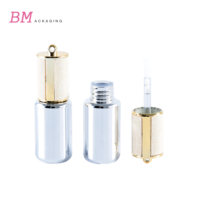 Vente en gros de porte-clés personnalisés de luxe en fourrure/cuir avec couvercle, conteneur vide pour brillant à lèvres, petit tube transparent pour brillant à lèvres, emballage mignon
