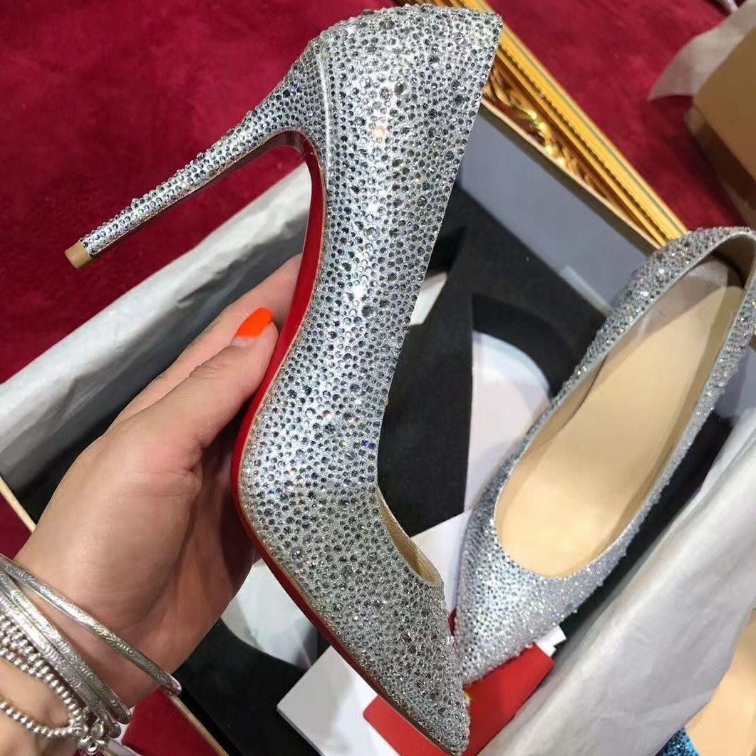 Christian Louboutin - Gentlemen's Club #Trepeter #LoubiFeed | Facebook, image size:1061x1061