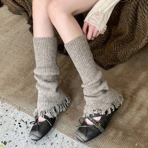 Осенне-зимний комплект теплых вязаных гетр с микро-расклешением и бахромой из полиэстера, акрила и спандекса, мягкий и приятный для кожи - Product Image 4