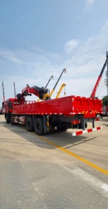 Sinotruk HOWO 350hp 8x4 Chassis với 20ton 25ton 30ton thủy lực Kính thiên văn gấp Boom kẹp thiết bị khớp nối cần cẩu - Product Image 5