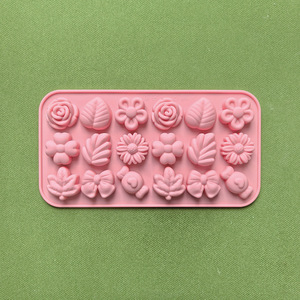 18-teiliges Lebensmittelechtes Antihaft-Schokoladen- und Bonbonformen-Set mit Blumen- und Blattmotiven aus Silikon für Dekorative Backwaren und Eiswürfel - Product Image 6