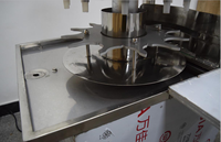 Ligne de machines de remplissage et de bouchage semi-automatique à prix abordable pour bouteilles d'huile, d'eau minérale et d'eau pure, avec moteur