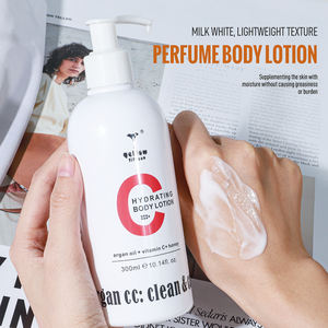 Ensemble de soins de la peau hydratant 24h à la vitamine C, marque privée du fabricant, crème pour le corps, lait, miel, lotion pour peaux sèches, ensemble de lotion pour le corps en gros - Product Image 2