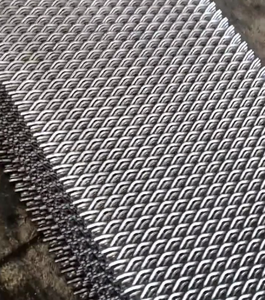Galvanized expanded metal mesh for ship deck or platform pedal with longevity available for customizing - Product Image 2