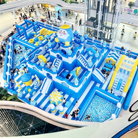 Château gonflable géant avec toboggan sur le thème du Père Noël pour centre commercial intérieur, aire de jeux pour enfants, trampoline gonflable