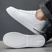 Nouvelles baskets pour hommes en promotion, chaussures décontractées en cuir pour l'automne, légères, pour le skate, pour les étudiants, les jeunes, semelle blanche souple