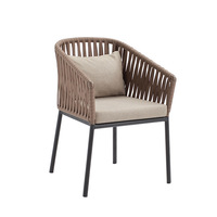 Vente en gros de chaises de salle à manger d'extérieur de style nordique moderne, empilables en aluminium durable et en bois pour les entrepôts de jardins