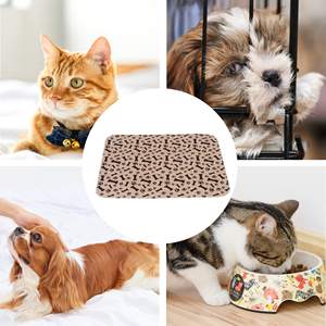 再利用可能なペット尿パッド洗える簡単に乾く犬猫おむつマット吸収性おむつパッド骨足プリントソファベッド犬フロアマット - Product Image 4