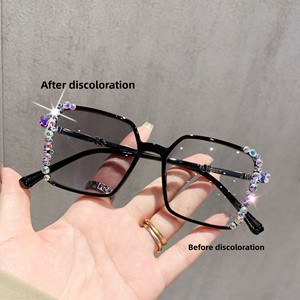 <span class=keywords><strong>Occhiali</strong></span> da <span class=keywords><strong>Donna</strong></span> Quadrati di Lusso con Diamanti, Lenti Fotocromatiche, Montatura Anti-<span class=keywords><strong>Luce</strong></span> <span class=keywords><strong>Blu</strong></span>, Stile Europeo e Americano - Product Image 4