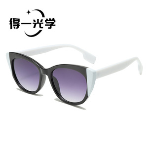 แว่นกันแดด De Yi Optics สำหรับผู้หญิง แบบ Color-Blocked ป้องกันรังสียูวี 400 กรอบพลาสติก PC รุ่น 3 - Product Image 3