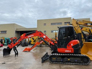 รถขุดขนาดเล็ก Kubota U55‑4 ระบบไฮดรอลิกที่มั่นคง ใช้แล้ว ผลิตในญี่ปุ่น เหมาะสำหรับโครงการท่อประปาและระบบระบายน้ำของเทศบาล - Product Image 1
