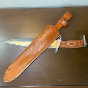 Coltello da caccia in acciaio damasco con copertura in pelle con tre coltelli da caccia - Product Image 1