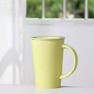 Tasse en céramique avec couvercle, couleur verte unie, ensemble de deux pièces, tasse cadeau pour usage au bureau - Product Image 1