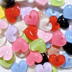 Breloques en résine en forme de cœur peintes à la main, écologiques, avec motif sculpté, style Kawaii, pour la décoration - Product Image 4