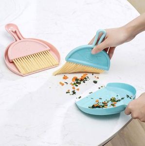 Juego de recogedor y cepillo pequeños con diseño de cara linda, mini escoba portátil para escritorio, mostrador, eliminación de pelo de mascotas y migas - Product Image 3