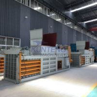 Mini presse à balles hydraulique verticale compacte pour le recyclage des cartons, des bouteilles en plastique, etc.