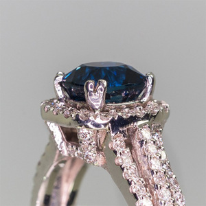 Anello di Lusso con Gemma Blu per Donne, Elegante Gioiello da Dito alla Moda - Product Image 3