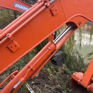 เกือบใหม่เอี่ยม โครงการก่อสร้างคุณภาพสูง: รถขุดไฮดรอลิกตีนตะขาบฮิตาชิ 65 มือสอง น้ำหนัก 6 ตัน - Product Image 5