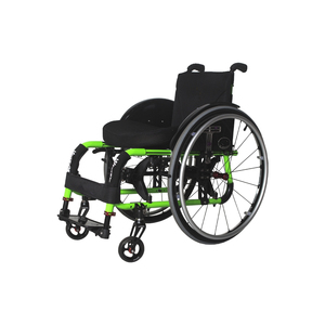 トルコ製 フットレスト付き 折りたたみ式 スポーツ車椅子 - Product Image 1