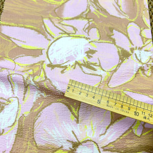 <span class=keywords><strong>En</strong></span> stock – <span class=keywords><strong>Tissu</strong></span> froissé imprimé floral <span class=keywords><strong>en</strong></span> coton 100 % (95 g/m²) effet seersucker, idéal pour robes d'été, chemisiers et vêtements féminins - Product Image 3