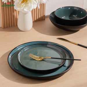 Stock ! LOMATO Ensemble de vaisselle en porcelaine blanche moderne et écologique 4 pièces, assiettes durables et polies pour événements gastronomiques, mariages - Product Image 5