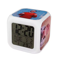 Jam Alarm Elektronik Persegi Modern Bertenaga Baterai Plastik DIY Kosong untuk Sublimasi LED 7 Warna Digital Cetak Empat Sisi