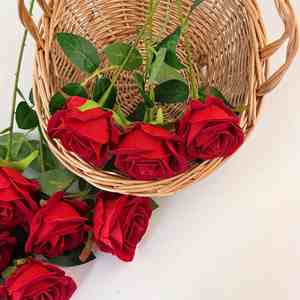 Rosas Artificiales Rojas de Seda con Tallos, Ramo de Rosas para Boda, Centro de Mesa para Despedida de Soltera, Fiesta, Hogar - Product Image 3