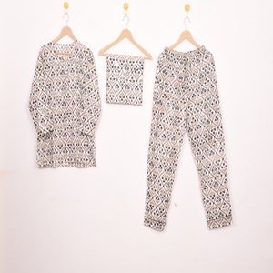 Ensemble de pyjama à coupe décontractée imprimé à la main avec motifs floraux - Vêtements de nuit en coton artisanal, vêtements de nuit et de détente bohèmes pour femmes, cadeau d'été - Product Image 2