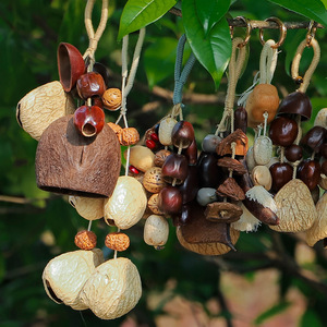 Pendentif coquille de fruit de guérison, sonnette à grincement en graines naturelles faites à la main, charme porte-bonheur en forme de gousse de fruit, artisanat du Yunnan, cadeau, ornement - Product Image 4