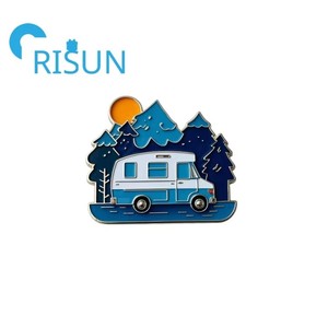 Épinglette personnalisée en émail <span class=keywords><strong>pour</strong></span> camping-car, véhicule de camping, motorhome, Winnebago, RV, ou sac à dos - Product Image 2