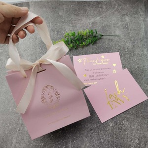 Bolsa <span class=keywords><strong>de</strong></span> <span class=keywords><strong>papel</strong></span> rosa hecha <span class=keywords><strong>a</strong></span> <span class=keywords><strong>mano</strong></span> <span class=keywords><strong>de</strong></span> lujo degradable ambiental logotipo impresión ecológica personalizada para regalo - Product Image 4