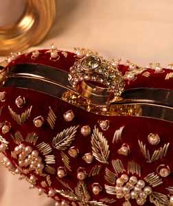 Best quality Embroidery jewelry Hand Bag Stylish <b>Seed</b> Beads stylish Woman Shoulder Hanging Wedding jewelry packaging bag - Product Image 4