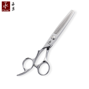 Tijeras de Peluquería para Adelgazar el Cabello para Zurdos GB-630CA, Acero Inoxidable Japonés, Tijeras de Peluquería CNC CHENG YONGHE - Product Image 3