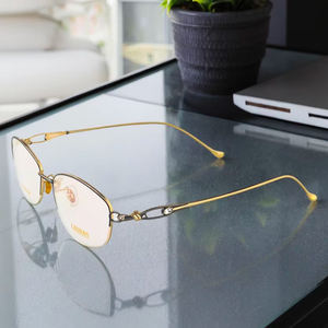 Vente en gros de montures de lunettes de protection universelles légères en titane de qualité supérieure à la mode et à la mode lunettes de luxe - Product Image 1