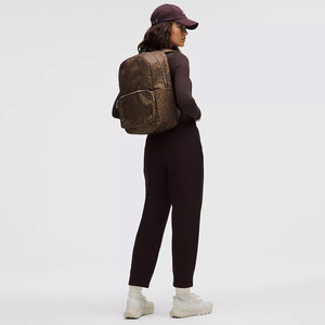 <span class=keywords><strong>Sac</strong></span> à dos tendance 22L pour <span class=keywords><strong>femme</strong></span>, idéal pour le <span class=keywords><strong>sport</strong></span>, l'école, les voyages en plein air et le transport d'ordinateur portable - Product Image 3