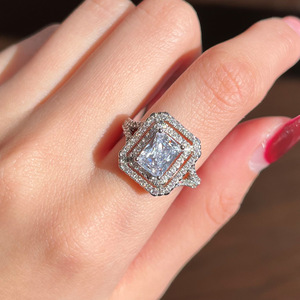 Anello Vintage a Fascia Chiusa per Donne, Regalo di Fidanzamento Classico, Design Elegante con Incastonature, Gioiello Quotidiano in Rame alla Moda - Product Image 4