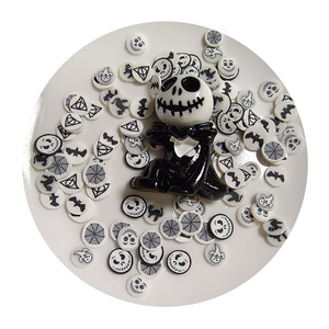 Ciondoli di Halloween fai da te in resina a fondo piatto bianco <span class=keywords><strong>gufo</strong></span> <span class=keywords><strong>nero</strong></span> pipistrello sorriso scheletro perline di argilla per <span class=keywords><strong>il</strong></span> tema del modello di artigianato da giardino - Product Image 1
