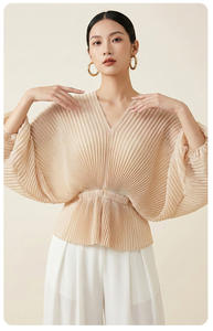 Blusa Holgada y Elegante para Mujer, con Rayas, Cuello en V, Cintura Ajustable con Cordón, Estilo Coreano, Venta al Por Mayor en Línea, Marca PY Clothes - Product Image 6