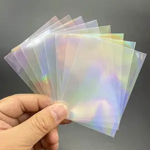 Individueller Großhandel Regenbogenfolie durchsichtig Laser Klarheit Ärmel holographischer Protektor Handelskarten-Hülse