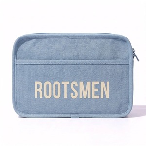 Bolsa de maquillaje de mezclilla azul claro, estuche cosmético de jean con bolsillo frontal deslizable, estampado de letras en crema, logotipo personalizado OEM ODM - Product Image 3