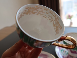 Nuevo Producto: Juego de Café de Lujo Nórdico de 2 Tazas de Cerámica en Rosa y Verde, Juego de Tazas y Platos de Porcelana para Sala de Estar - Product Image 6