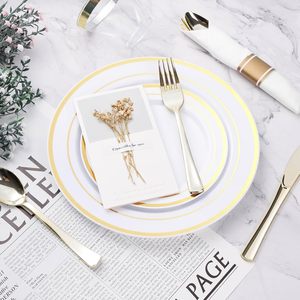 BESTVIP Ensemble <span class=keywords><strong>de</strong></span> vaisselle jetable en <span class=keywords><strong>plastique</strong></span> à bord doré pour 50 invités, comprenant <span class=keywords><strong>100</strong></span> <span class=keywords><strong>assiettes</strong></span>, 50 serviettes pré-roulées, 50 gobelets - Product Image 5