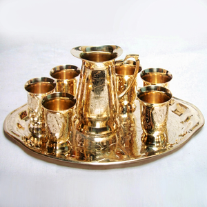 Juego de Vasos de Agua de 1500 ml con Patrón Floral Grabado en Metal de Latón, Ecológico, con Jarra Contemporánea y Bandeja, Regalo de Navidad para Fiestas - Product Image 1