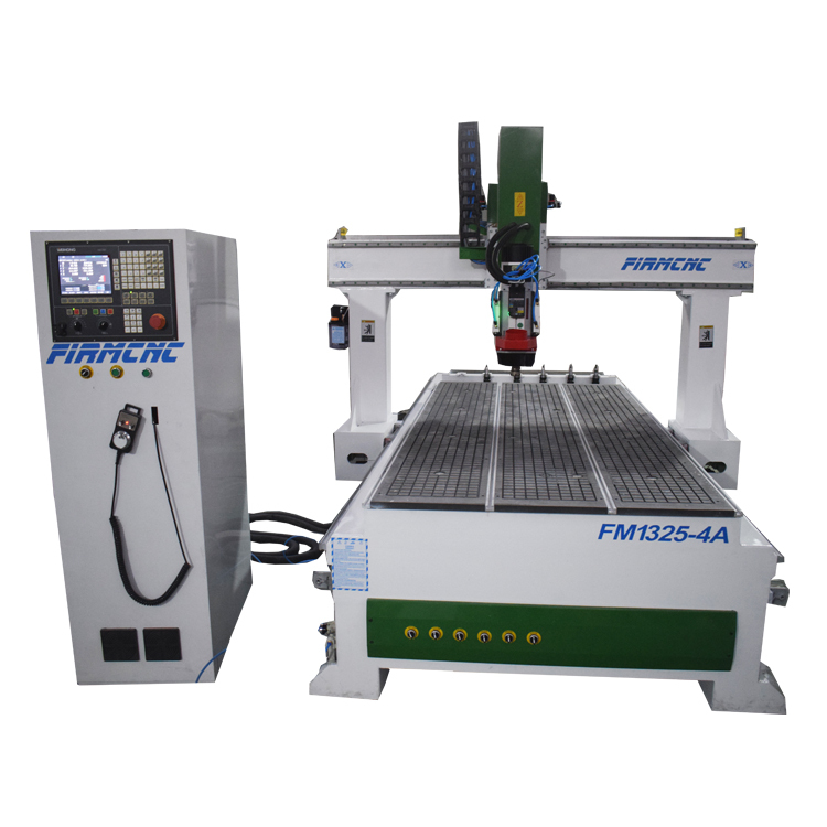 Chine Offre Spéciale 1325 ATC 4 axes cnc routeur bois automatique de machines de commande numérique par ordinateur